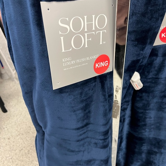 Soho Loft Navy blue king Plush Blanket